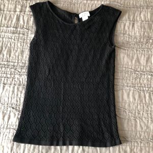 Sleeveless dress shirt